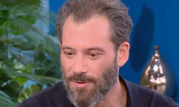 Αντίνοος Αλμπάνης για Μαρινέλλα: «Ένιωθα θαυμασμό μπροστά της, δεν τολμούσα να την κοιτάξω στα μάτια»