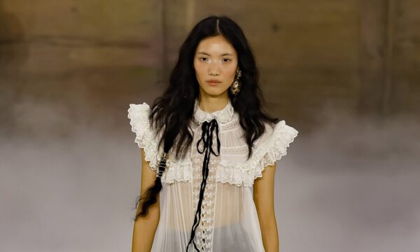 Η αναβίωση του Boho-Chic: Πώς να αποκτήσετε τα χαρακτηριστικά beauty looks του οίκου Chloé