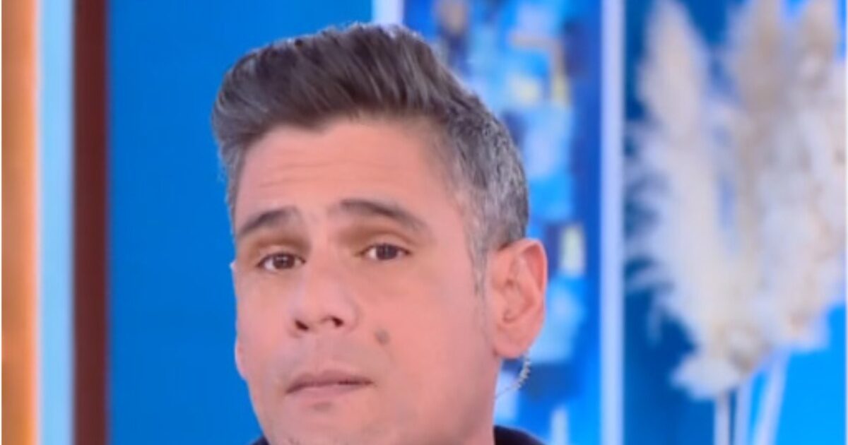 Δημήτρης Ουγγαρέζος: «Στην παιδική μου ηλικία έπαιζα τένις, αλλά ήμουν χάλια και με έλεγαν “μπιφτέκι”»