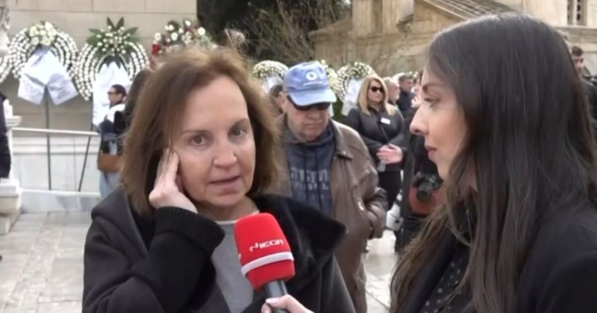 Συγκλονισμένη η Ευαγγελία Δομάζου στην τελετή της Μαρινέλλας: «Επισκεπτόταν καθημερινά τη μητέρα μου στο νοσοκομείο»