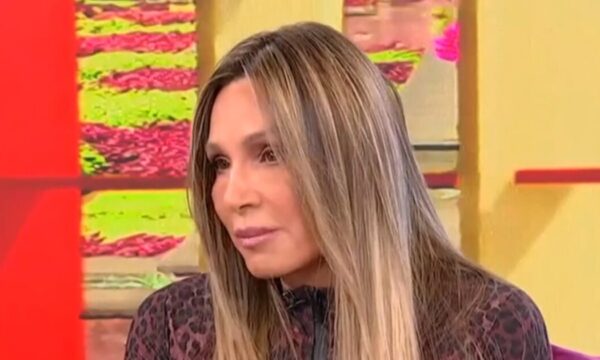 Ελένη Πετρουλάκη: «Η ανατροφή τεσσάρων κοριτσιών προκάλεσε πολλές διακυμάνσεις στο νευρικό μου σύστημα και την υγεία μου»