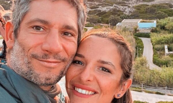 Εριέττα Κούρκουλου: Συμμετείχε στον ημιμαραθώνιο με τον σύζυγό της, Βύρων Βασιλειάδη και τους γιους τους – Φωτογραφία