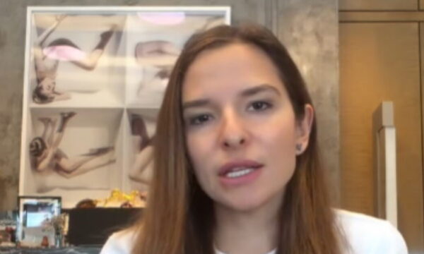 Εριέττα Κούρκουλου: Η δημόσια παράκληση – «Είναι παγιδευμένοι, η μόνη διέξοδος είναι να εγκαταλείψουν τα κατοικίδιά τους και να διαφύγουν»