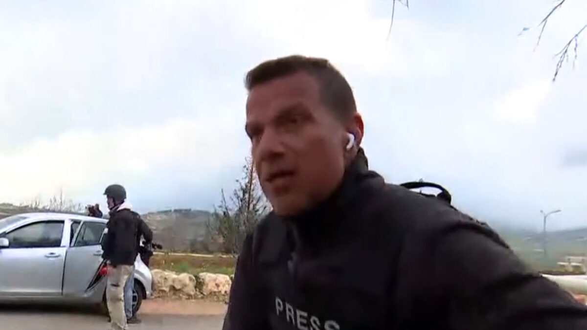 Η δραματική στιγμή που ο ρεπόρτερ της ΕΡΤ, Γιώργος Σιδέρης, διαφεύγει στο Ισραήλ – Δείτε το βίντεο