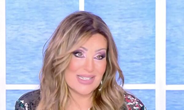 Η Ναταλία Γερμανού αποκαλύπτει: «Ο Μπάμπης Λαζαρίδης ήθελε να γράψω τραγούδι για την Αγγελική Ηλιάδη, την λάτρευε»