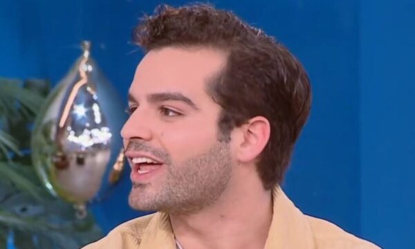 Γιάννης Τσουμαράκης – «Είμαι γονιός»: «Έχω δεθεί με την Ευγενία Σαμαρά και τη Θεανώ Κλάδη»