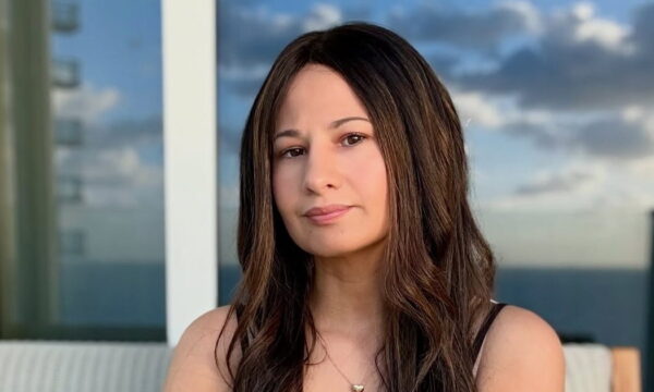 Gypsy-Rose Blanchard: Αναταραχή στο διαδίκτυο για το «αστείο» με τη δολοφονία της μητέρας της – Η συγκλονιστική αφήγηση και η φυλάκιση