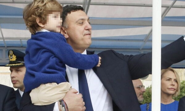 Βασίλης Κικίλιας: Πρεμιέρα στο γήπεδο με τον 5,5 ετών γιο του, Παναγιώτη – Αντώνιο