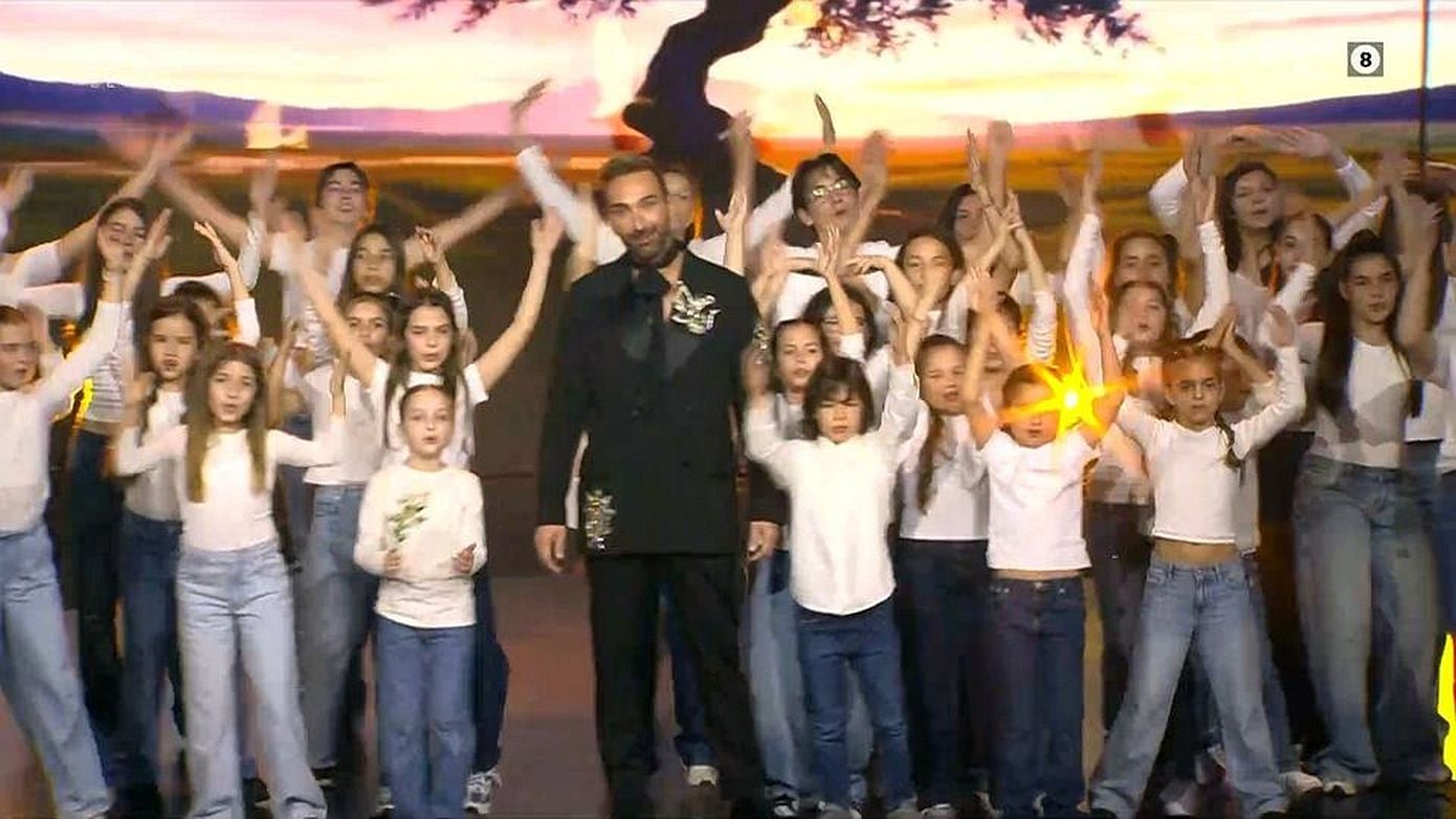 J2US – Τα παιδιά μετέφεραν το πιο δυνατό μήνυμα για ειρήνη: «Θέλουμε απλά να παίζουμε και να αγαπάμε ο ένας τον άλλον»