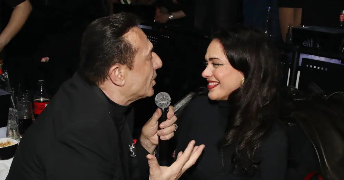 Κόνι Μεταξά: Χάρηκε τον πατέρα της, Λευτέρη Πανταζή, στη σκηνή – Εικόνες