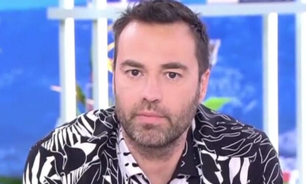Ο Κώστας Φραγκολιάς εξοργισμένος με Σολωμού – Μπακοδήμου: «Κορίτσια δεν μαθαίνετε – Εσείς τα κάνατε όλα τέλεια»