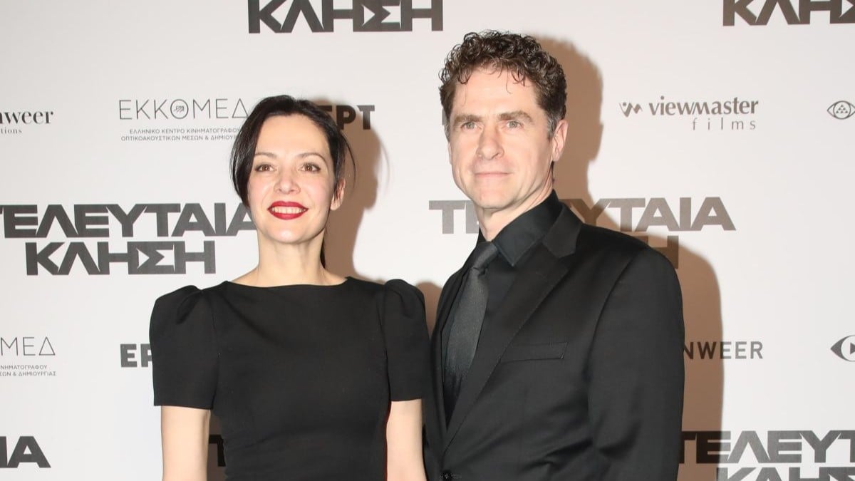 Μαριλίτα Λαμπροπούλου: Δίπλα στον Δημήτρη Λάλο στην πρεμιέρα της νέας του ταινίας με κομψό total black look