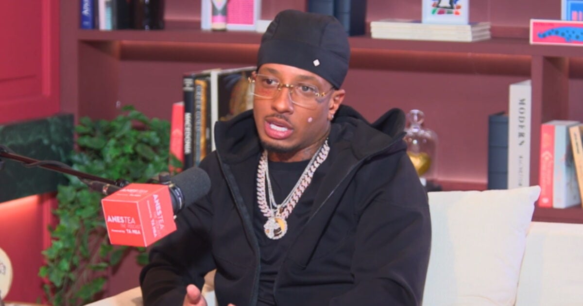 Light: «Το χάσμα με τον Snik είναι ανυπέρβλητο – Ο κομμουνισμός, θεωρητικά, είναι το τέλειο πολίτευμα»