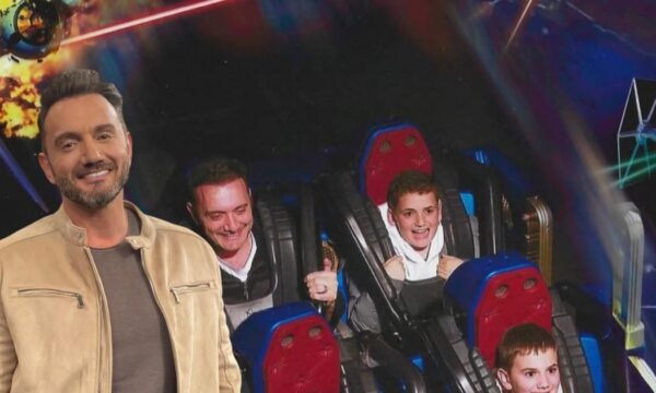 Χρήστος Μενιδιάτης: Επιστροφή στη Disneyland 30 χρόνια μετά – «Από παιδί, τώρα με τα παιδιά μου»