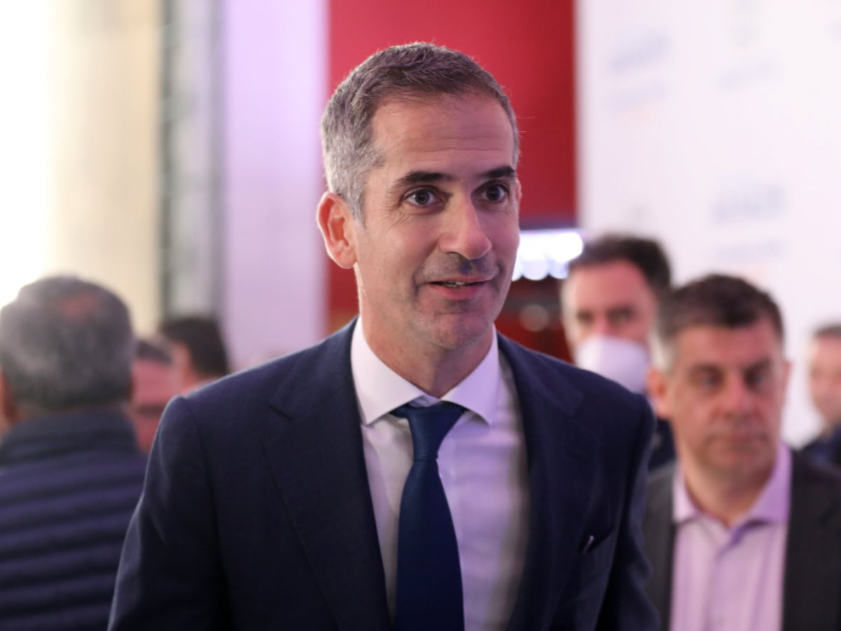 Κώστας Μπακογιάννης: Το βίντεο με την τούρτα και το μήνυμα για τα γενέθλια φέτος