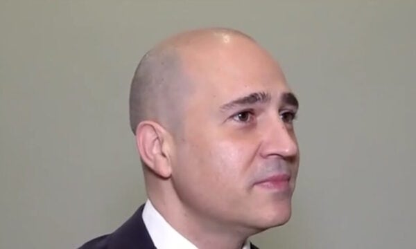 Κωνσταντίνος Μπογδάνος: «Δημιουργούμε περισσότερες φουσκοχειλούδες, ελαφρών ηθών influencers και τις εξάγουμε»