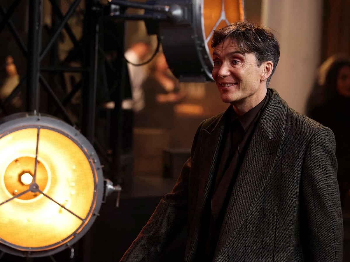 Ο Κίλιαν Μέρφι στην Ελλάδα: Αναμένονται και οι Ντάνιελ Κρεγκ και Μισέλ Γουίλιαμς