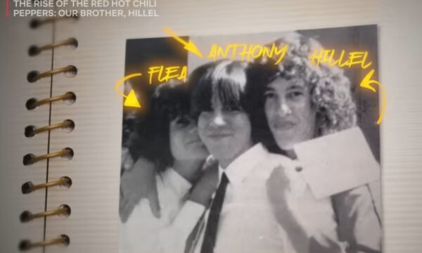Φρέσκο ντοκιμαντέρ για τους Red Hot Chili Peppers επικεντρώνεται στον αξέχαστο κιθαρίστα Χίλελ Σλόβακ