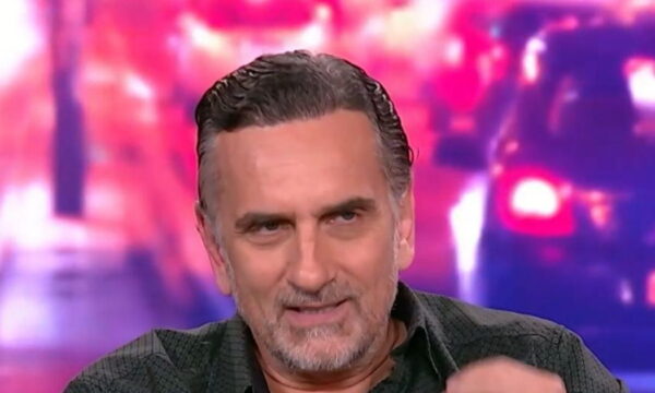 Νίκος Ψαρράς: «Έχω παίξει σε παράσταση που δεν άντεχα, αλλά σημείωσε μεγάλη επιτυχία»
