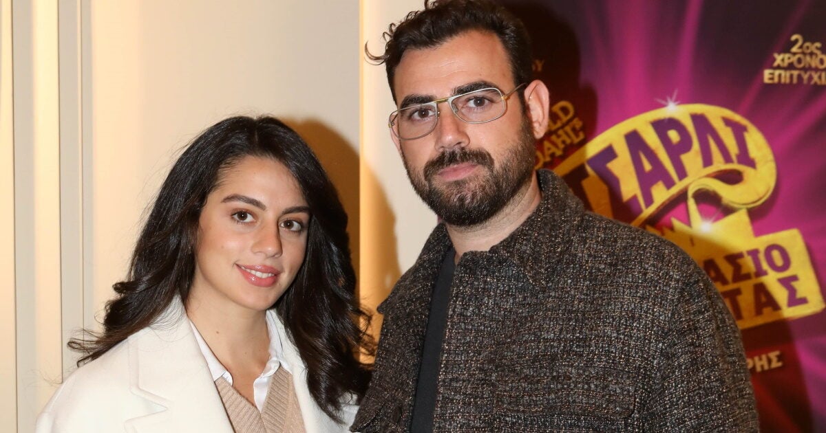 Νίκος Πολυδερόπουλος: Η τρυφερή φωτογραφία με τον 1,5 μηνών γιο του στο καθιστικό τους