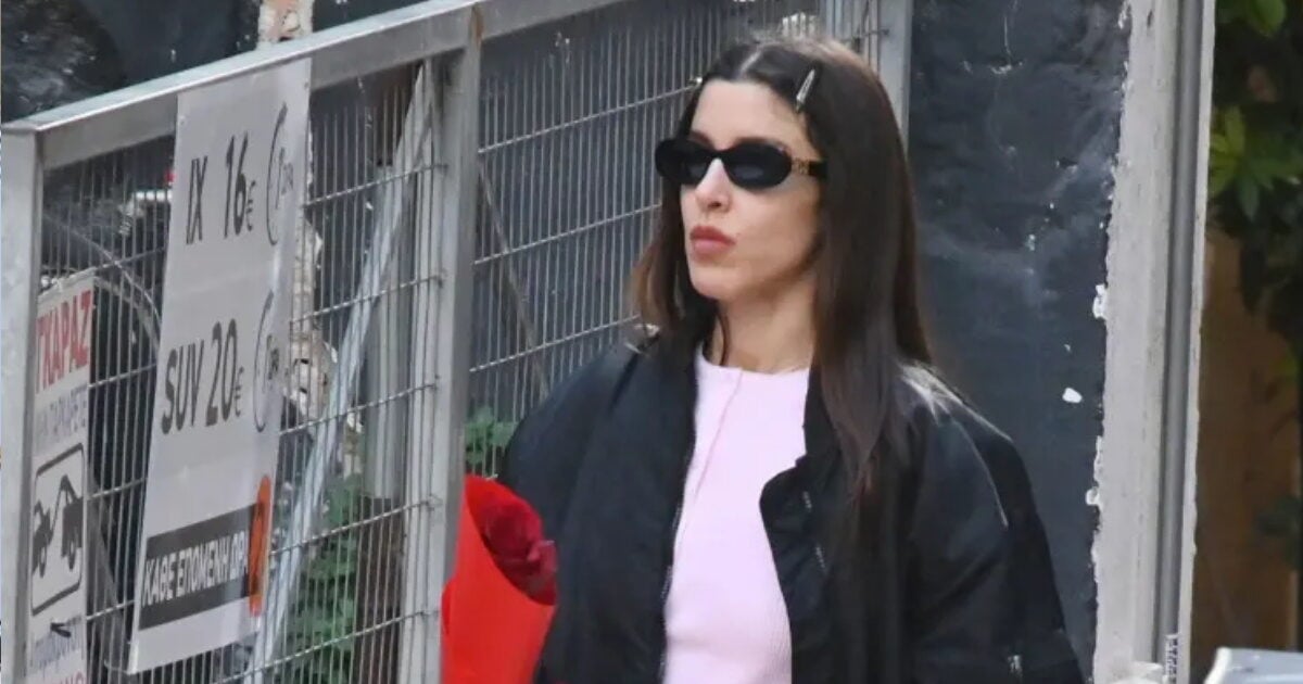 Μαρίνα Σάττι: Σόλο περίπατος στην καρδιά της Αθήνας – Εικόνες