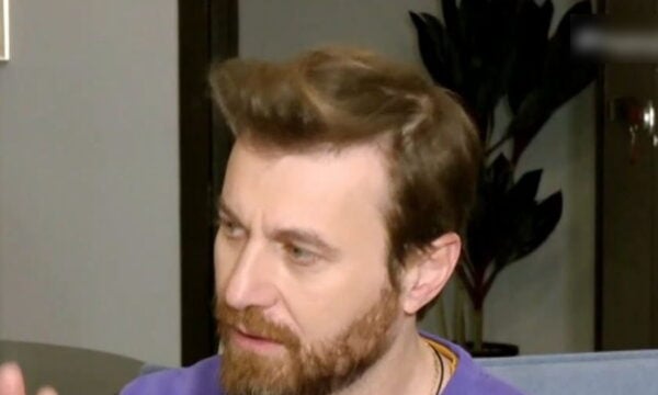 Σόλων Τσούνης: «Η απώλεια του πατέρα μου με ωρίμασε – Ένιωσα την ανάγκη να τον αποτυπώσω σε ζωγραφιά»