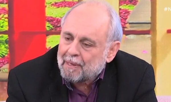 Σωτήρης Χατζάκης για τη γυναίκα του: «Φτάσαμε στο Δημαρχείο για γάμο την ύστατη στιγμή, το ταξί έφυγε λόγω καθυστέρησης»