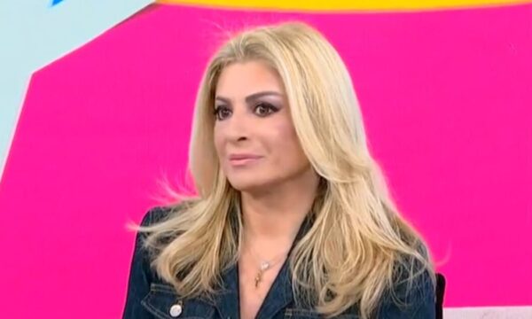 Χριστίνα Πολίτη: «Η μητέρα μου ήταν τόσο εντυπωσιακή, που όταν ερχόταν να με πάρει από το σχολείο, όλοι έβγαιναν να την αντικρίσουν»