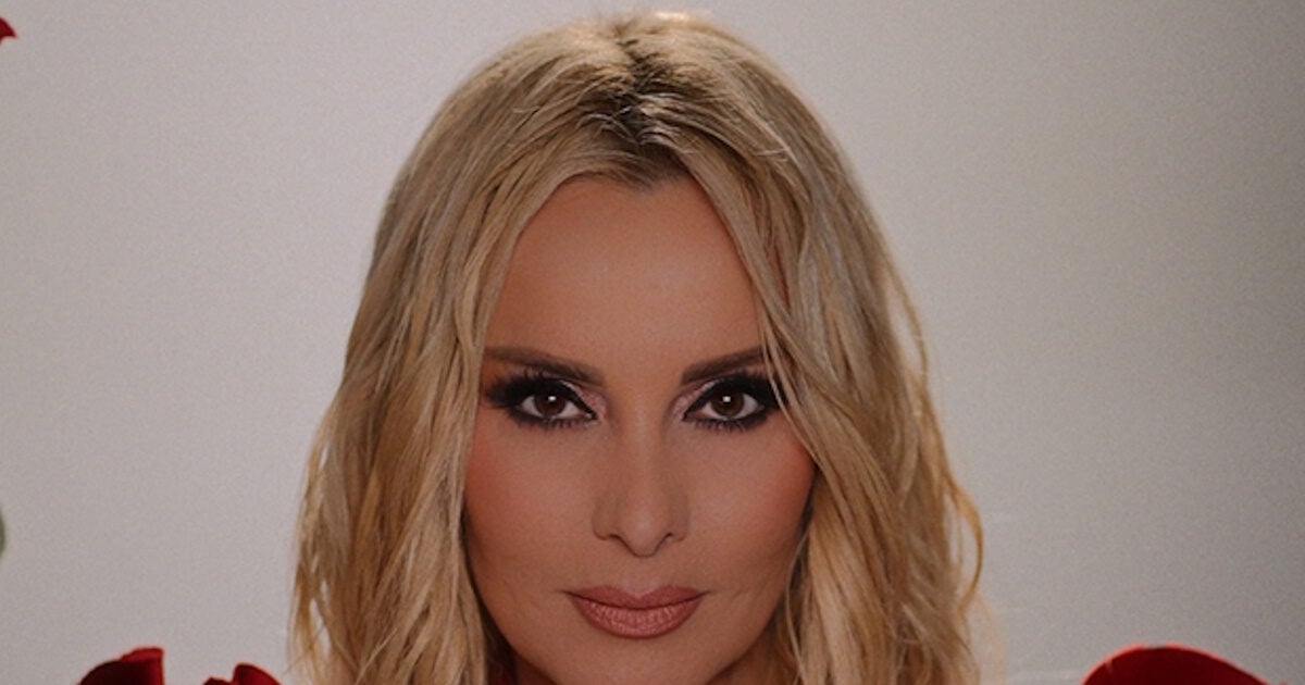 Πέγκυ Ζήνα – «Άμυνα»: Επανέρχεται με ισχυρό hit και θεαματικό video clip