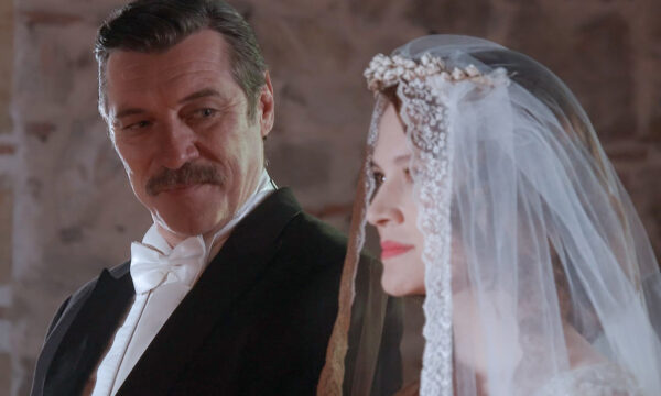 «Grand Hotel»: Η Μελίνα επιτυγχάνει να φτάσει στην εκκλησία και ο γάμος της με τον Χατζημήτρο γίνεται πραγματικότητα