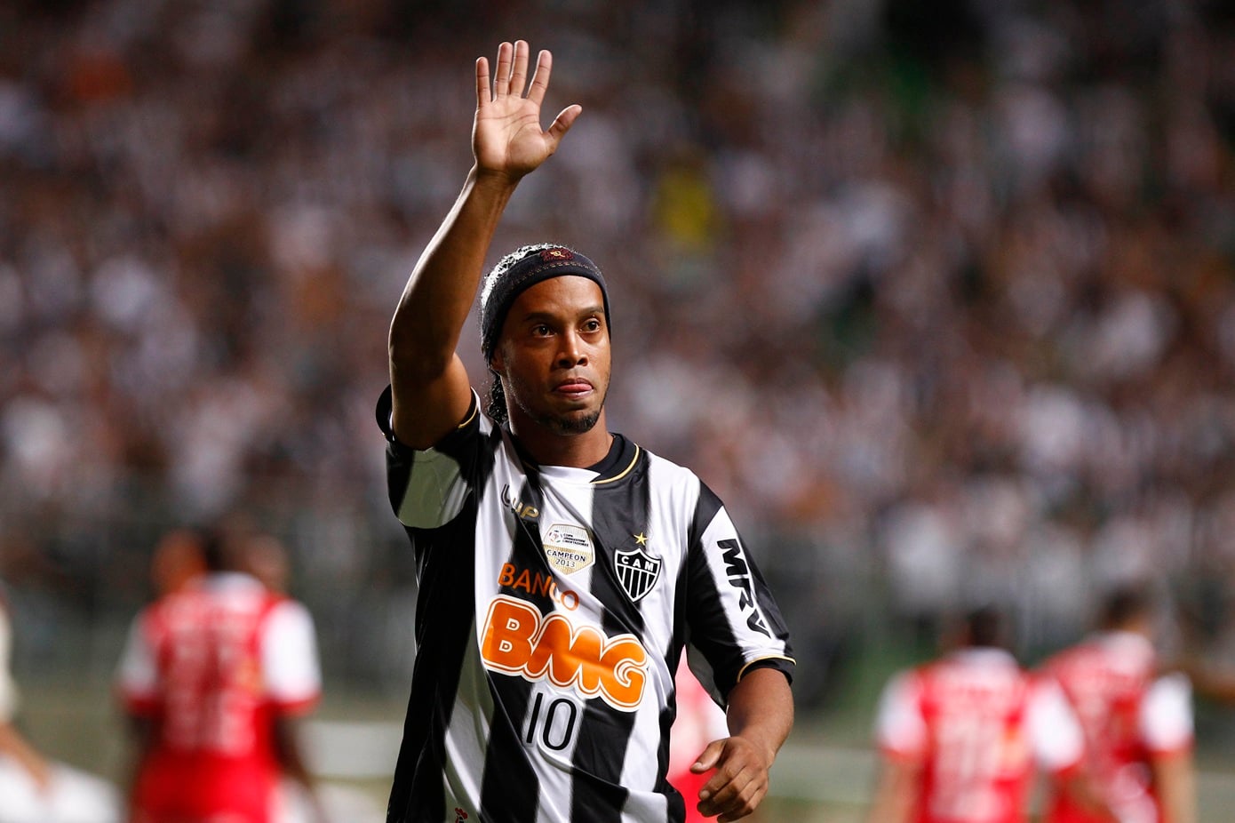 Η ζωή και οι μυθικές ντρίμπλες του Ροναλντίνιο σε καινούργιο ντοκιμαντέρ στο Netflix