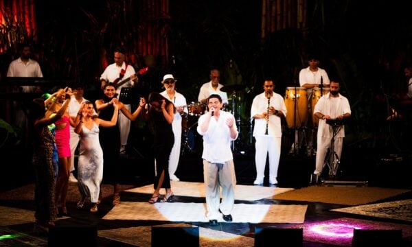 Ομάδες εν δράσει στο Survivor: Γλέντι, γεύσεις και τραγουδιστική μονομαχία με guest star τον Νίκο Κουρκούλη