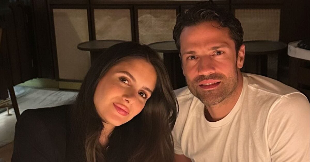 Κωνσταντίνος Αργυρός – Αλεξάνδρα Νίκα: Νυχτερινή βόλτα για το ζευγάρι πριν την άφιξη της κόρης τους