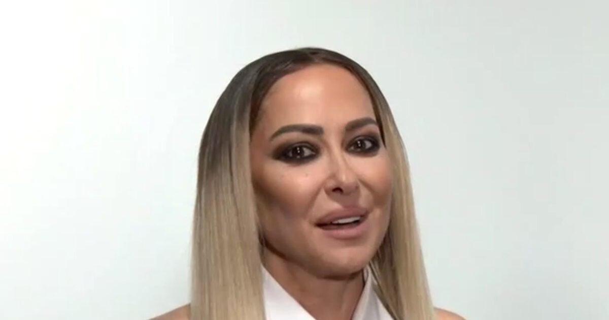 Μελίνα Ασλανίδου: Η δραματική στιγμή που παγιδεύτηκε στο ασανσέρ – «Ούρλιαζα και φώναζα “παιδιά δεν γίνεται, βγάλτε μας»”