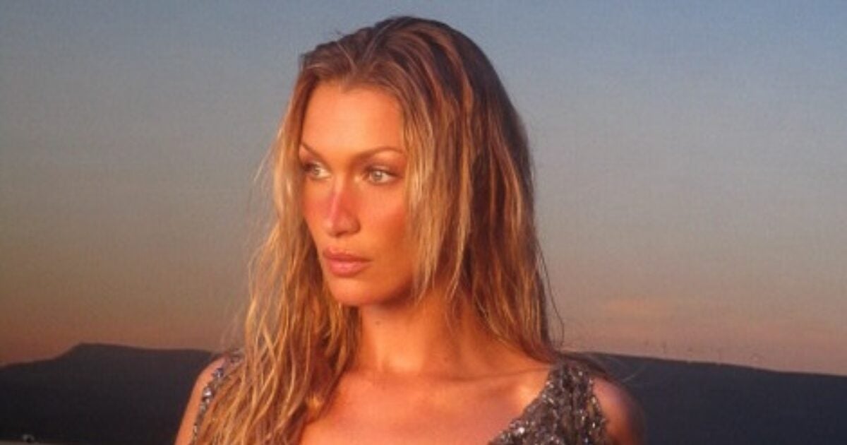 Η Bella Hadid ποζάρει με το πιο μαγευτικό καλοκαιρινό Y2K beauty look
