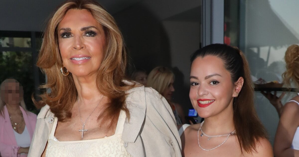 Μιμή Ντενίση: «Η κόρη μου αποτελεί τον σημαντικότερο σταθμό στη ζωή μου»