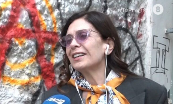Η Κατερίνα Διδασκάλου για τον βανδαλισμό της αφίσας της: «Ένας φανατικός θαυμαστής έκοψε το πρόσωπό μου»