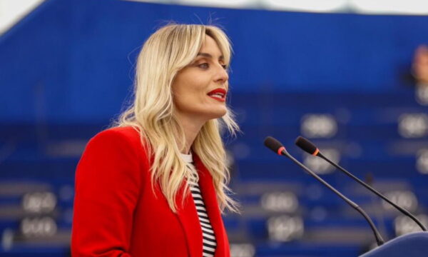 Ελεονώρα Μελέτη: «Στις υποθέσεις βιασμού, ας μην ρωτάμε το θύμα για τα ρούχα του, γιατί δεν φώναξε ή γιατί δεν έφυγε»