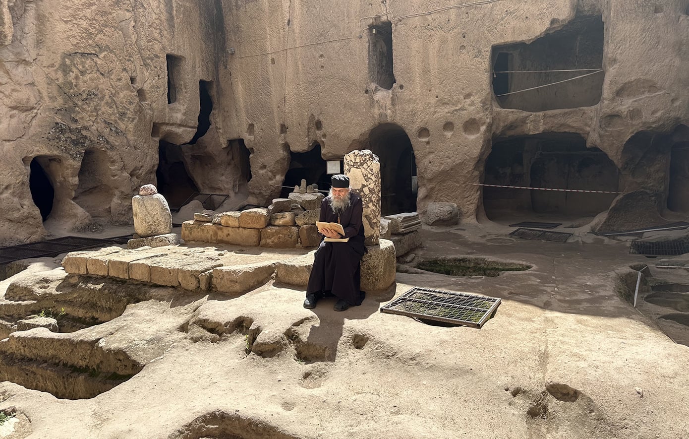 «Φως Καππαδοκίας: Άγιος Αρσένιος και Άγιος Παΐσιος»: Η κινηματογραφική περιπλάνηση σε πρώτη τηλεοπτική προβολή