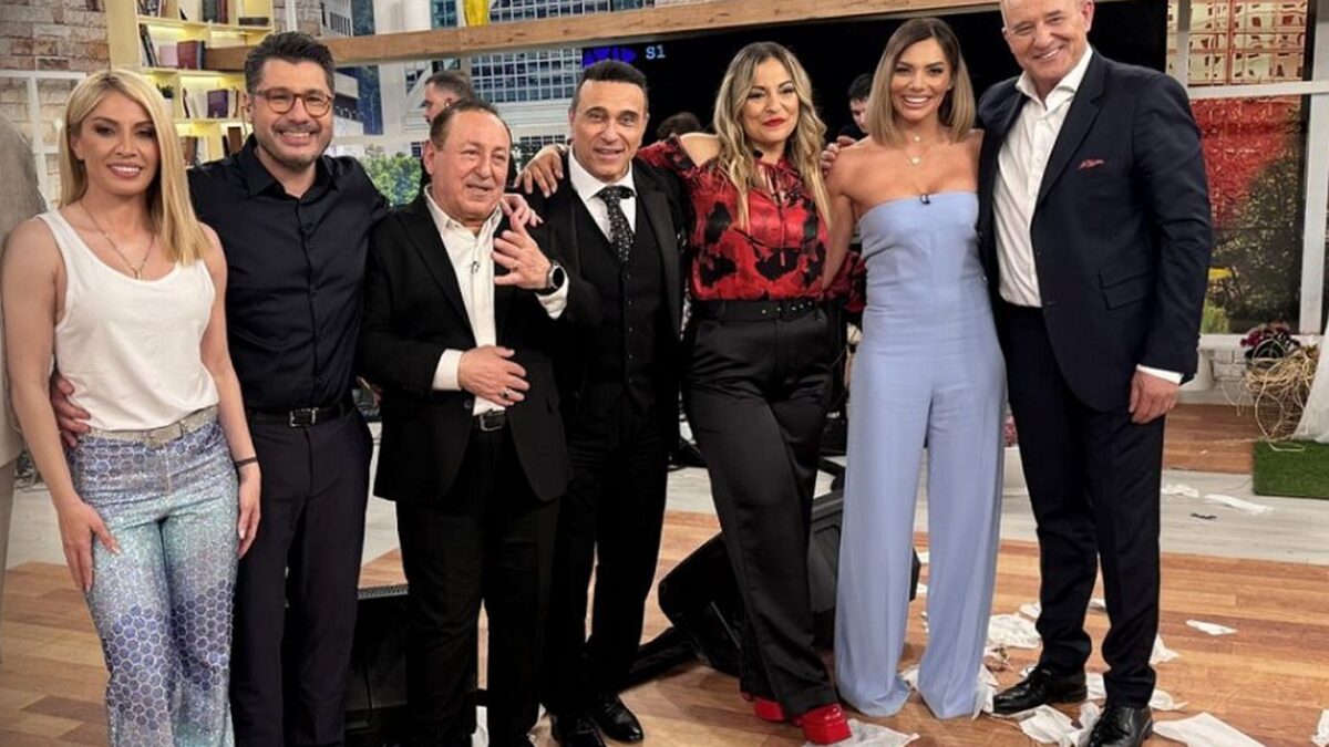 «Συνάντηση το Πάσχα» υπόσχονται ο Λάμπρος Κωνσταντάρας και η Ιωάννα Μαλέσκου
