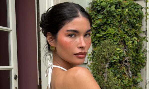 Το τέλειο glowy makeup look και πώς να το αποκτήσεις βήμα-βήμα