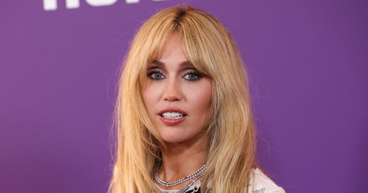 Hot Honey Blonde: Το «καυτό» ξανθό που θα κυριαρχήσει το καλοκαίρι