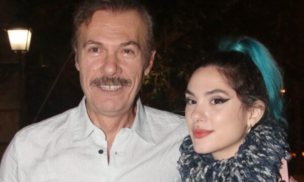 Joanne: Η τραγουδίστρια και κόρη του Λάζαρου Γεωργακόπουλου μοιράζεται τη μάχη της με την κατάθλιψη