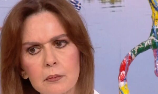 Κάτια Δανδουλάκη: «Ζήτησα χρήματα από τους ταπεινούς φίλους μου για να υλοποιήσω τα σχέδιά μου»