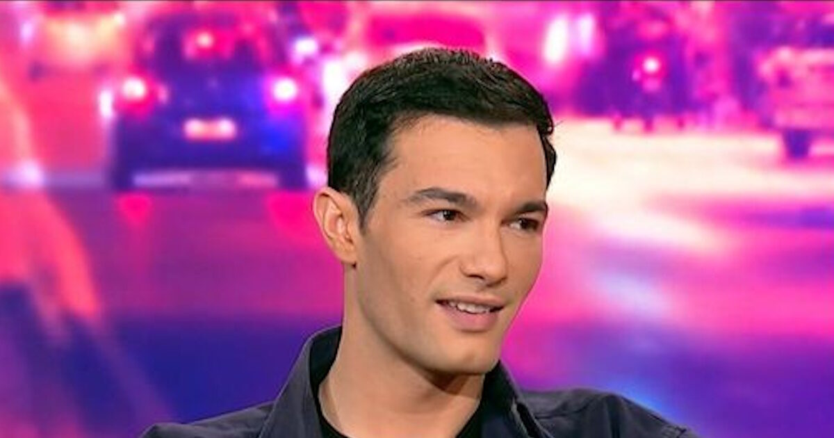 Νίκος Κοσώνας: Η αντίδραση των γονιών του όταν τον είδαν χωρίς ρούχα στη σκηνή