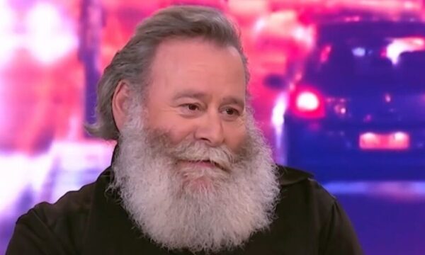 Κωστής Σαββιδάκης: «Ο σταυρός κόλλησε στην πλάτη μου, ήταν ένδειξη για να κάνω εξετάσεις»