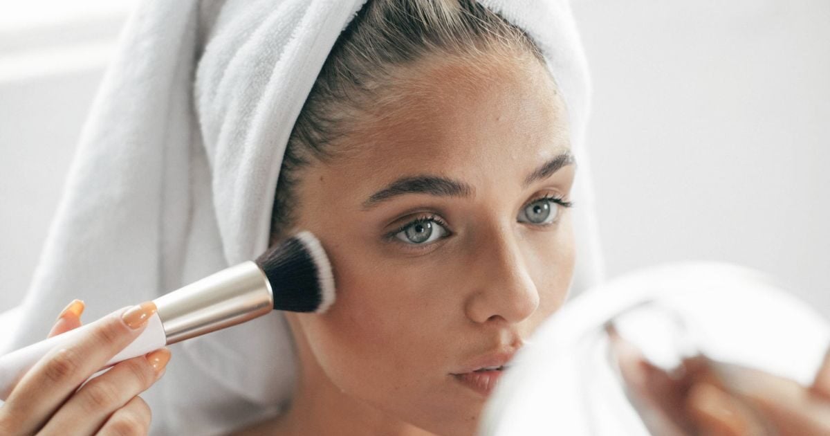 3 κρεμώδη bronzers για φυσικό contouring που «αγκαλιάζει» την επιδερμίδα