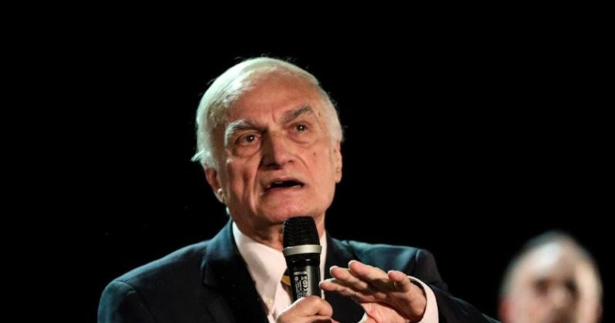 Μανώλης Μαυρομμάτης: Σε καινούργιο σπίτι μετά το εξιτήριο από το κέντρο αποκατάστασης – Δίπλα του ο γιος του