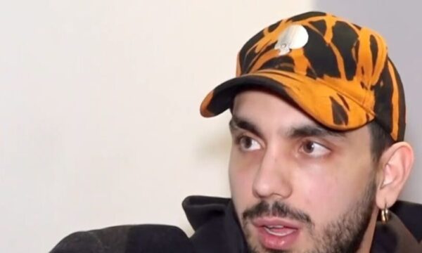 Kira May Cry: Ο γιος του Στάθη Αγγελόπουλου εξομολογείται – «Η διαμάχη των γονιών μου δεν με πίεσε, αλλά τρία χρόνια ζούσα τραγικές καταστάσεις»