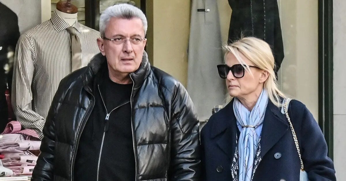 Νίκος Χατζηνικολάου: Αποκλειστική έξοδος στο κέντρο της Αθήνας με τη σύζυγό του, Κρίστη Τσολακάκη – Εικόνες